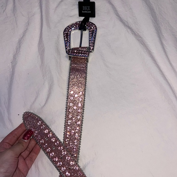 New Pink Belt - Picture 1 of 3